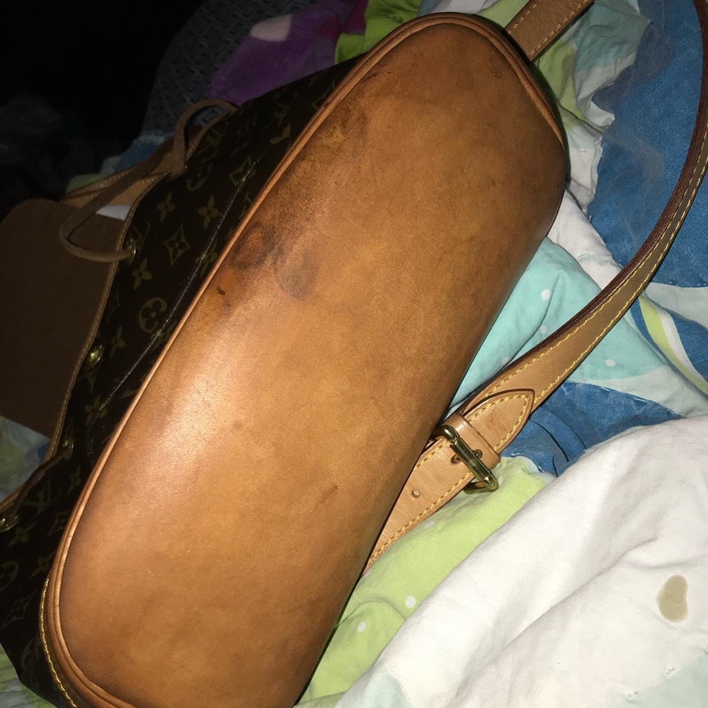LV Backpack - Picture 2 of 8